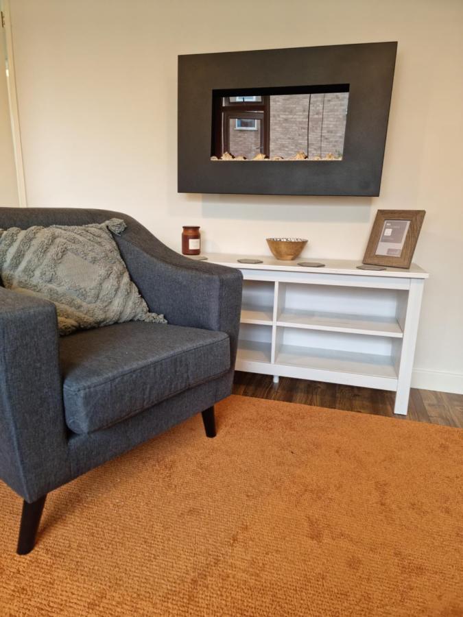 Lovely 2 Bedroom Serviced Apartment With Parking Μάνσφιλντ Εξωτερικό φωτογραφία
