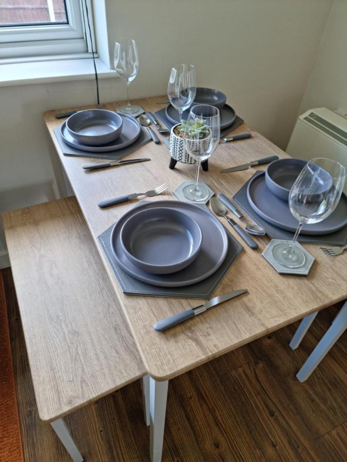 Lovely 2 Bedroom Serviced Apartment With Parking Μάνσφιλντ Εξωτερικό φωτογραφία
